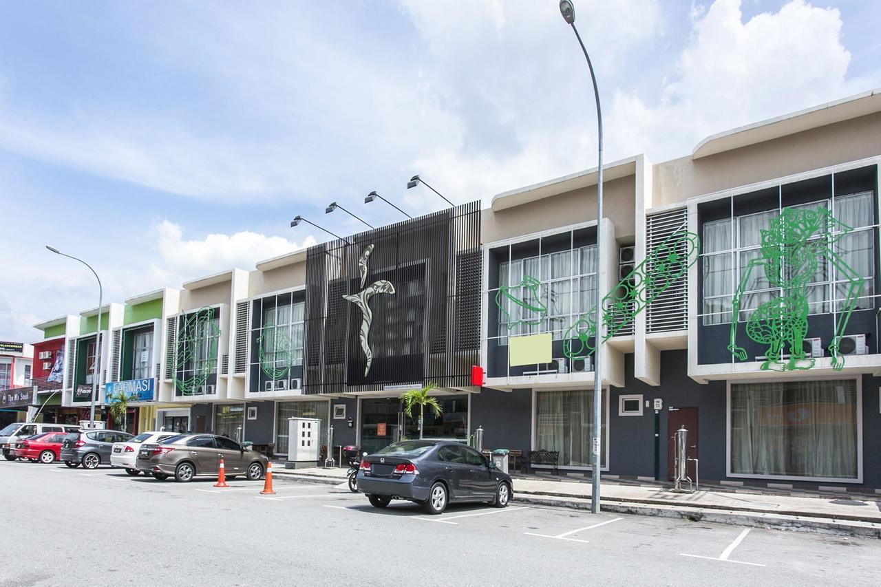 Sri Enstek Hotel Klia, Klia 2 & F1 Sepang Zewnętrze zdjęcie