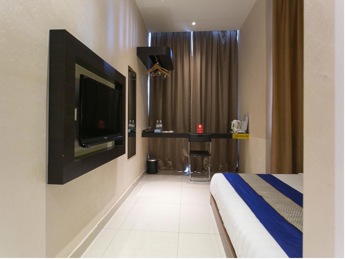 Sri Enstek Hotel Klia, Klia 2 & F1 Sepang Zewnętrze zdjęcie